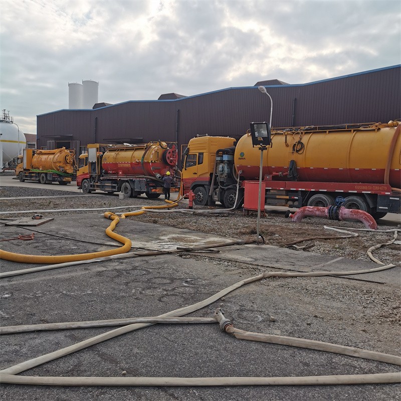 运河污水池清理